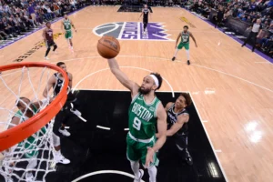 The Celtics triumph against the Kings