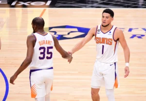 Suns lead 3-1 after Paul's 4th-quarter performance