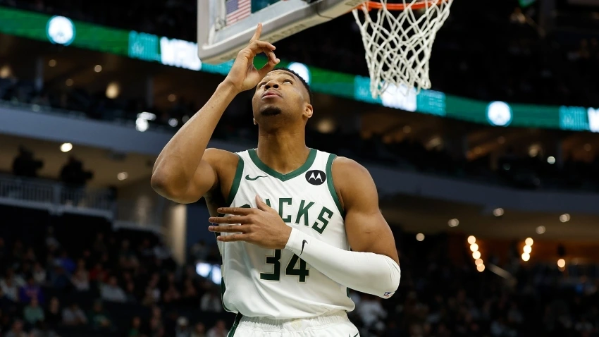 Antetokounmpo Claims He didn't know New Contract Value
